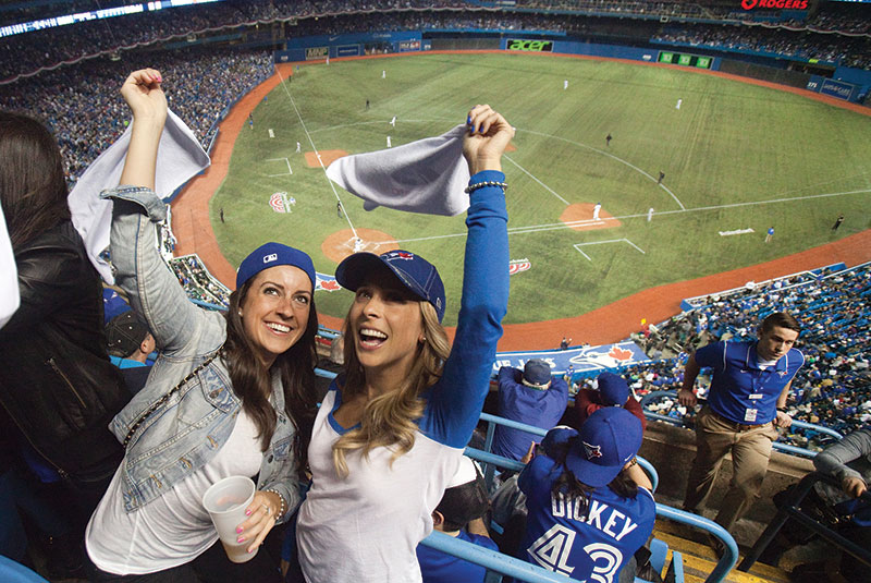 Toronto Blue Jays fans  Toronto blue jays, Sports women, Sport