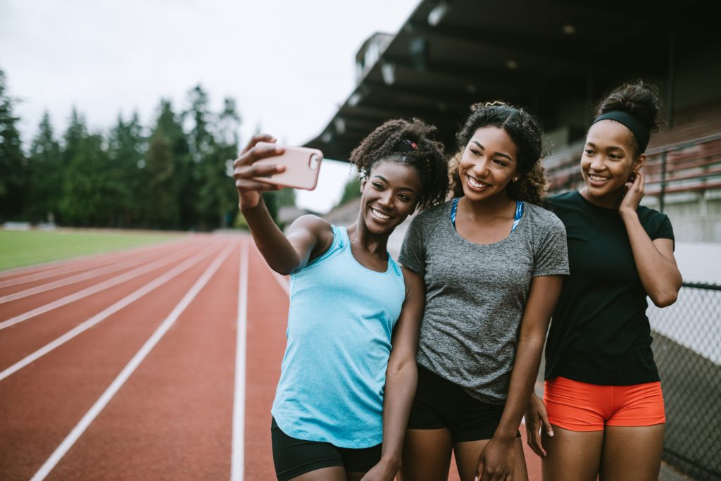 Does social media impact athlete performance? – Adrenalin